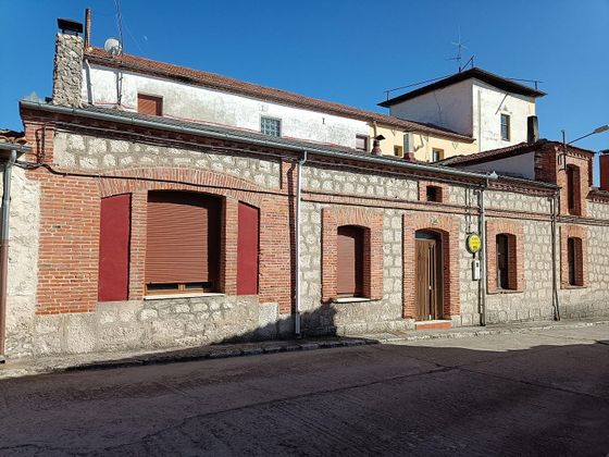 Foto 1 de Xalet en venda a calle La Fabrica de 4 habitacions amb terrassa i piscina