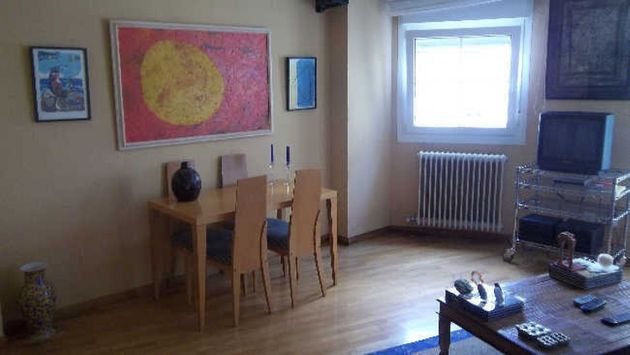 Foto 1 de Alquiler de piso en calle Santiago de 2 habitaciones con muebles y aire acondicionado