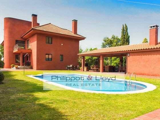 Foto 1 de Xalet en venda a Coruxo - Oia - Saiáns de 3 habitacions amb terrassa i piscina