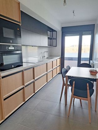 Foto 1 de Piso en venta en Adurtza - Aretxabaleta de 3 habitaciones con terraza y garaje