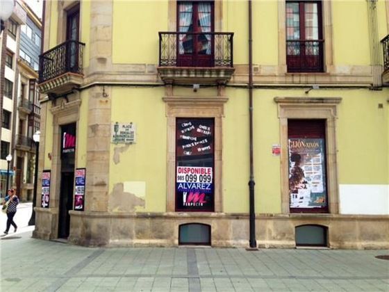 Foto 2 de Local en lloguer a calle Capua Gijón de 237 m²