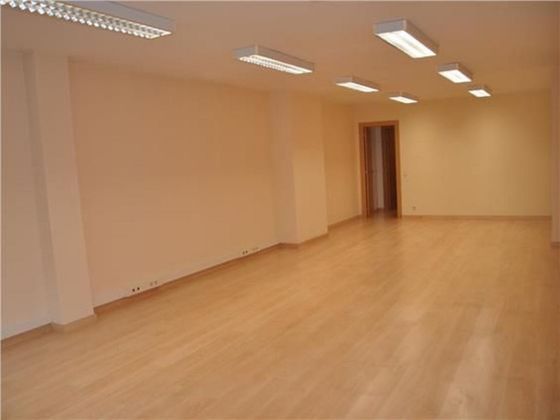 Foto 2 de Oficina en alquiler en calle Melquiades Álvarez Oviedo de 59 m²