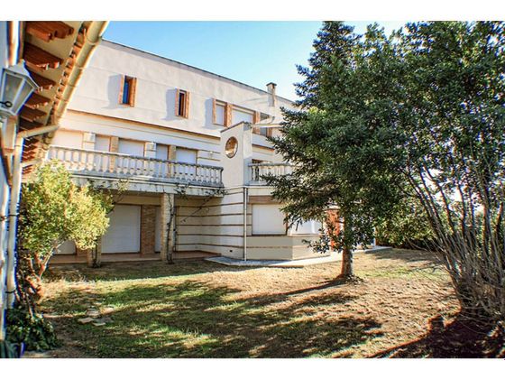 Foto 1 de Xalet en venda a Vilobí del Penedès de 9 habitacions amb terrassa i garatge