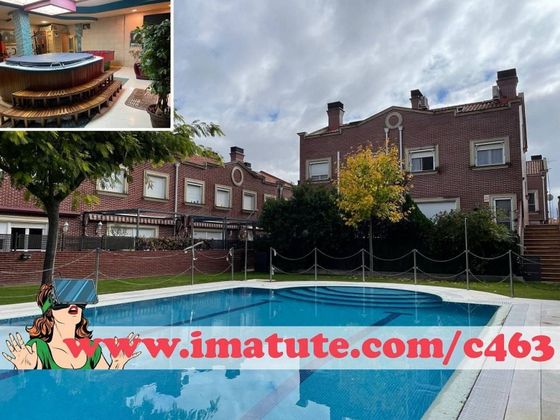 Foto 1 de Venta de casa adosada en calle Los Olivos de 5 habitaciones con terraza y piscina