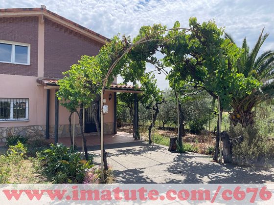 Foto 2 de Casa rural en venda a calle Diseminado Lardero de 4 habitacions amb terrassa i jardí