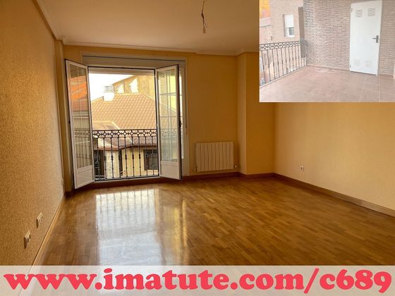 Foto 2 de Venta de piso en avenida Rioja de 2 habitaciones con terraza y balcón