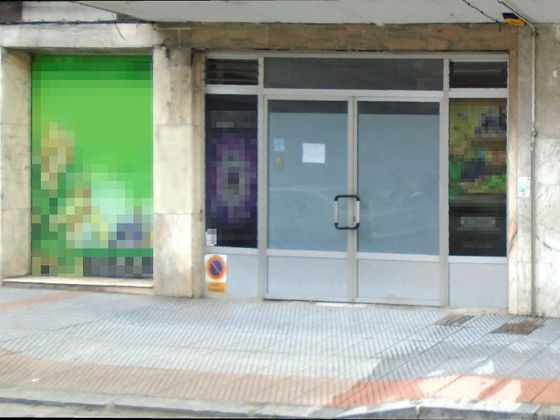 Foto 2 de Venta de local en avenida De Oviedo de 180 m²