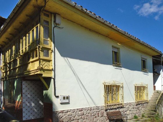 Foto 1 de Casa adossada en venda a calle Lugar El Llanu de 3 habitacions i 94 m²