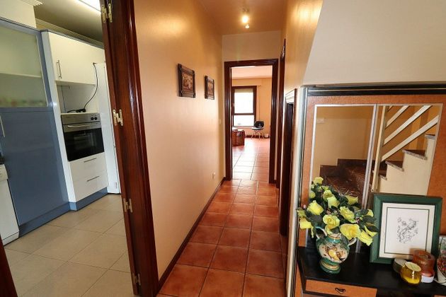 Foto 2 de Casa en venta en Lakua - Arriaga de 3 habitaciones con terraza y garaje