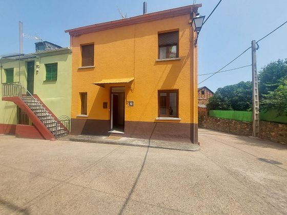 Foto 1 de Casa en venda a Torre del Bierzo de 3 habitacions amb calefacció