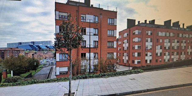 Foto 2 de Venta de piso en Huca - Prados de 3 habitaciones con garaje y jardín