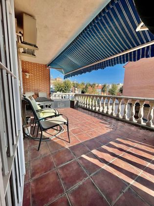 Foto 1 de Casa adossada en venda a Yuncos de 4 habitacions amb terrassa i piscina