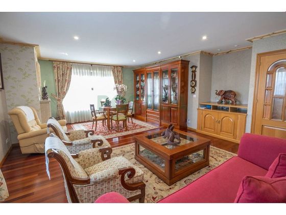 Foto 2 de Casa en venta en Castrelos - Sardoma de 6 habitaciones con garaje y jardín