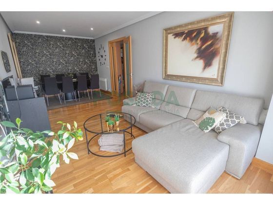 Foto 1 de Pis en venda a Salgueira - O Castaño de 4 habitacions amb terrassa i garatge