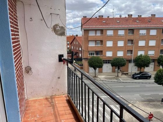 Foto 1 de Pis en venda a Santo Domingo de la Calzada de 3 habitacions amb balcó