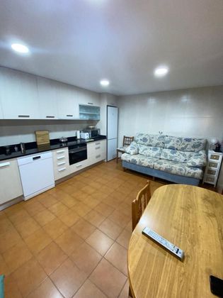 Foto 2 de Casa adossada en venda a Medrano de 3 habitacions amb calefacció