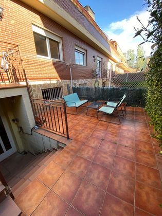 Foto 2 de Casa adossada en venda a Villamediana de Iregua de 5 habitacions amb terrassa i piscina