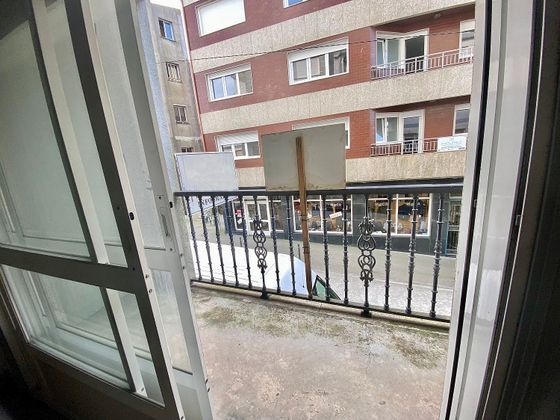 Foto 2 de Pis en venda a calle Alexandre Bóveda de 3 habitacions amb balcó i ascensor