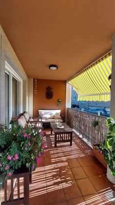 Foto 2 de Venta de casa en calle Miraflores de 4 habitaciones con terraza y piscina