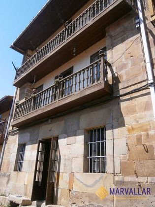 Foto 2 de Venta de casa en Luena de 5 habitaciones con balcón