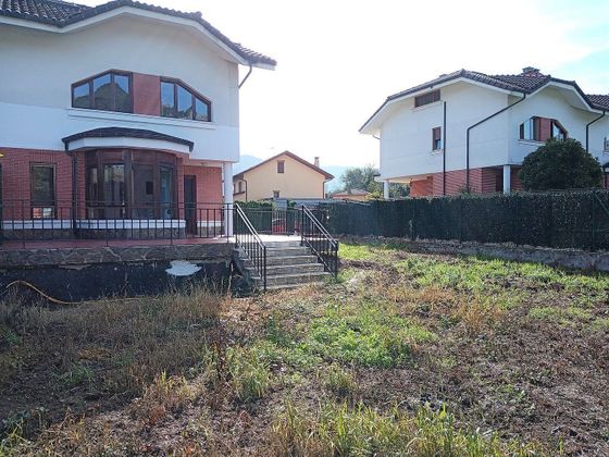 Foto 1 de Venta de casa en Sámano de 4 habitaciones con terraza y piscina