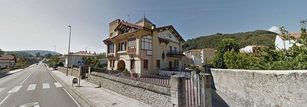Foto 1 de Chalet en venta en Espinosa de los Monteros de 13 habitaciones con terraza y jardín
