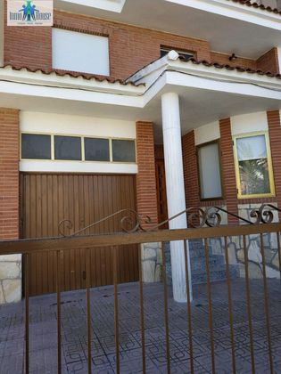 Foto 1 de Casa en venta en Madrigueras de 4 habitaciones con terraza y balcón