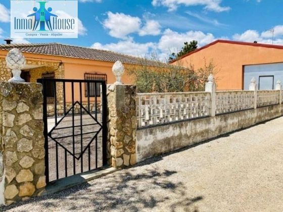 Foto 2 de Chalet en venta en Chinchilla de Monte-Aragón de 4 habitaciones con garaje y aire acondicionado