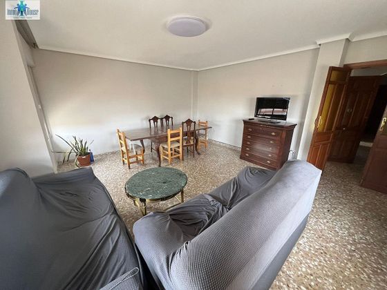 Foto 2 de Pis en lloguer a Pedro Lamata - San Pedro Mortero de 4 habitacions amb terrassa i jardí