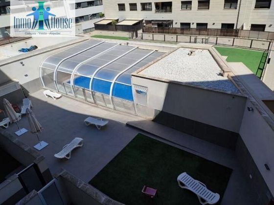 Foto 1 de Venta de piso en Hermanos Falcó - Sepulcro Bolera de 3 habitaciones con terraza y piscina