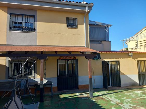Foto 2 de Casa adossada en venda a Ventas de Retamosa (Las) de 4 habitacions amb terrassa i garatge