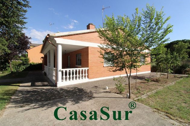 Foto 1 de Xalet en venda a Traspinedo de 4 habitacions amb jardí i calefacció