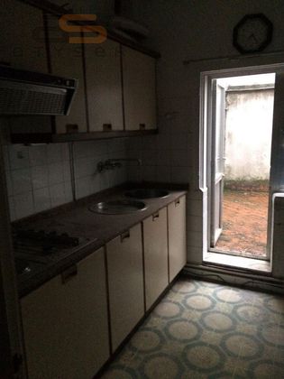 Foto 2 de Piso en venta en calle Lavandeira de 3 habitaciones con terraza y garaje