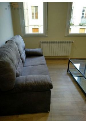 Foto 1 de Piso en alquiler en calle Doutor Xermán Alonso Hortas de 2 habitaciones con terraza y muebles