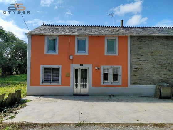 Foto 1 de Casa en venda a calle As Abelleiras de 4 habitacions amb garatge i jardí