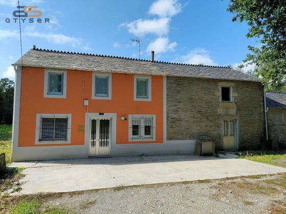 Foto 2 de Casa en venda a calle As Abelleiras de 4 habitacions amb garatge i jardí