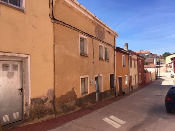 Foto 2 de Casa en venda a calle El Arrabal de 5 habitacions amb piscina
