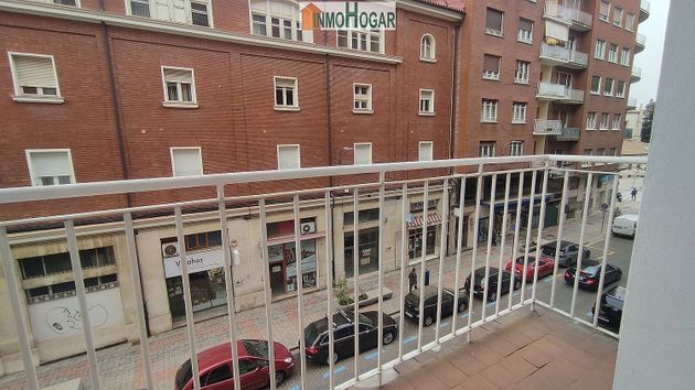 Foto 1 de Pis en venda a Centro - Palencia de 4 habitacions amb terrassa i calefacció