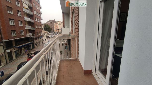 Foto 2 de Venta de piso en Centro - Palencia de 4 habitaciones con terraza y calefacción