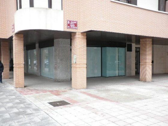 Foto 1 de Alquiler de local en Universidad - Los Lirios de 162 m²