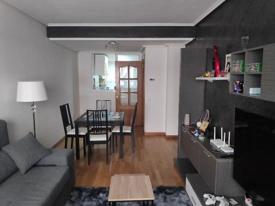 Foto 2 de Venta de piso en Villamediana de Iregua de 2 habitaciones con piscina y garaje