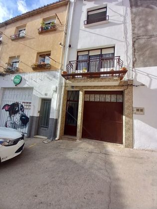 Foto 1 de Venta de casa en Albelda de Iregua de 4 habitaciones con balcón y calefacción