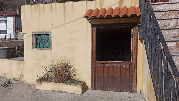 Foto 2 de Casa en venda a Santa Marina - Polígono de 3 habitacions amb terrassa i garatge