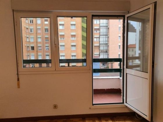 Foto 2 de Pis en venda a avenida Valentín Masip de 3 habitacions amb terrassa i calefacció