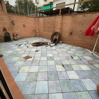 Foto 1 de Casa adosada en venta en calle Mexico de 4 habitaciones con terraza y piscina