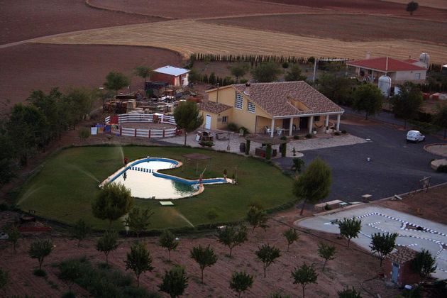 Foto 1 de Chalet en venta en carretera De Pozuelo de 3 habitaciones con piscina y jardín
