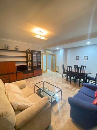 Foto 1 de Piso en alquiler en calle Pedrera Baja de 4 habitaciones con muebles y aire acondicionado