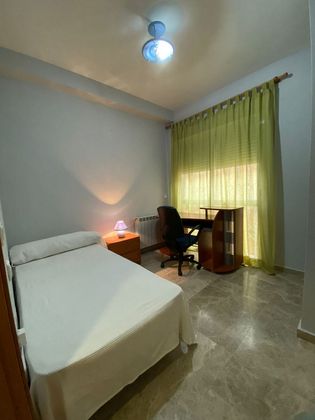 Foto 2 de Pis en lloguer a calle Pedrera Baja de 4 habitacions amb mobles i aire acondicionat
