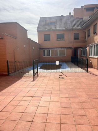 Foto 1 de Venta de piso en Marianistas - AVE de 1 habitación con terraza y piscina