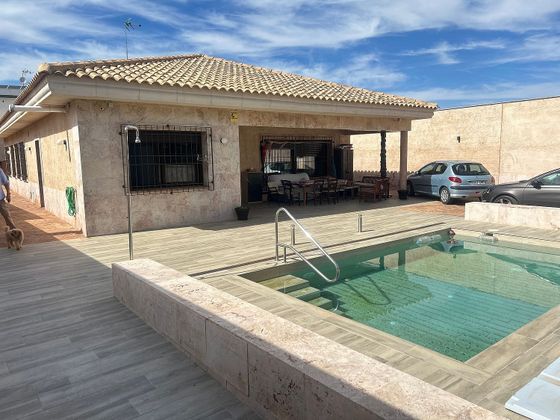 Foto 1 de Venta de chalet en Santa María de 5 habitaciones con piscina y garaje